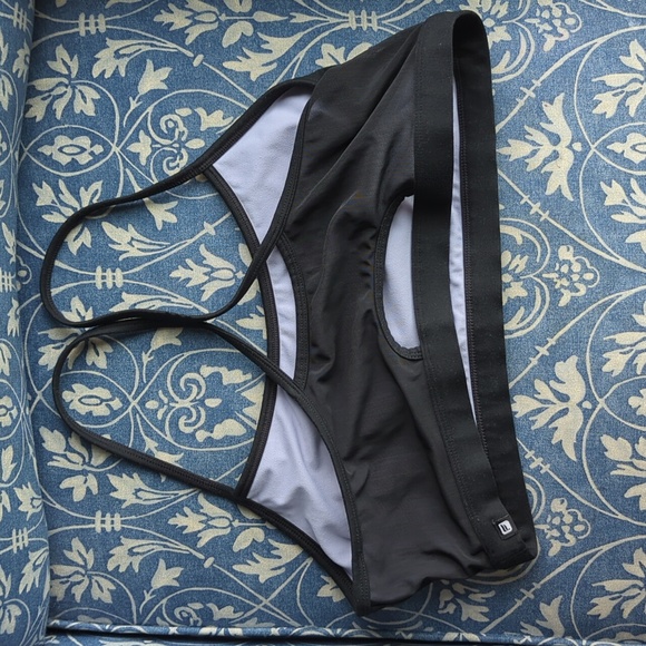 Fabletics Sports Bra - Picture 2 of 3